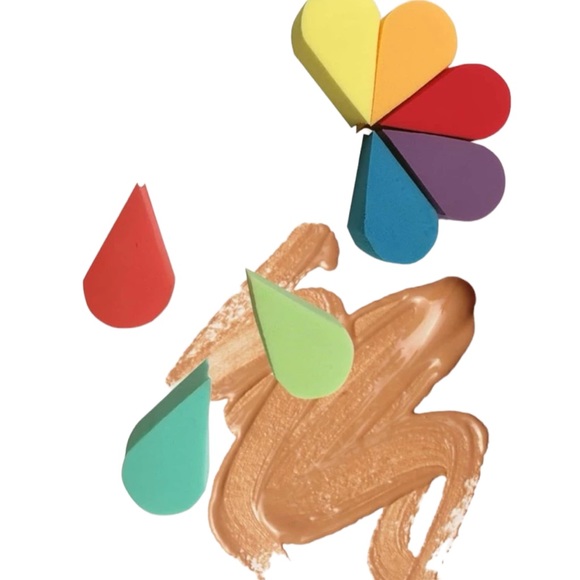 8 Rainbow Makeup Sponges - Picture 4 of 5